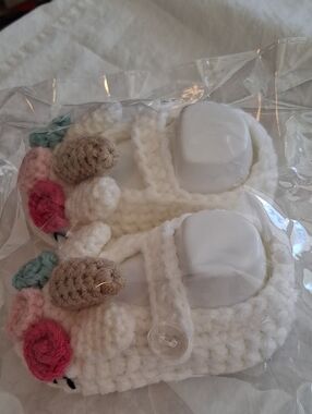 Handmade White Unicorn Crochet Baby Shoes with Pink &Mint Flowers Baby Girl(0-6M